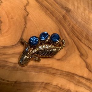 VINTAGE brooch